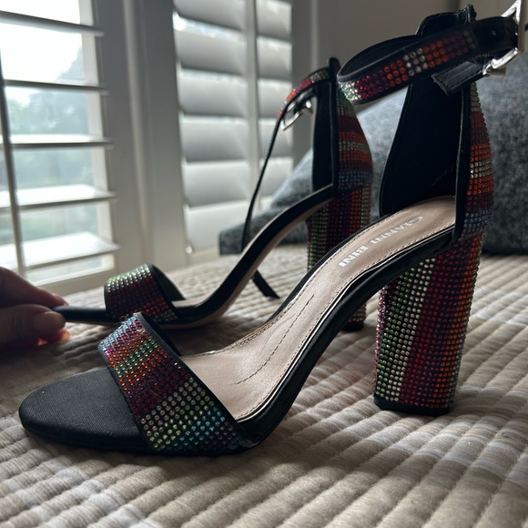 Heels 
Gianni Bini 
Steve Madden

All four pairs for $35

Size 7 & 7.5 - Picture 3 of 4